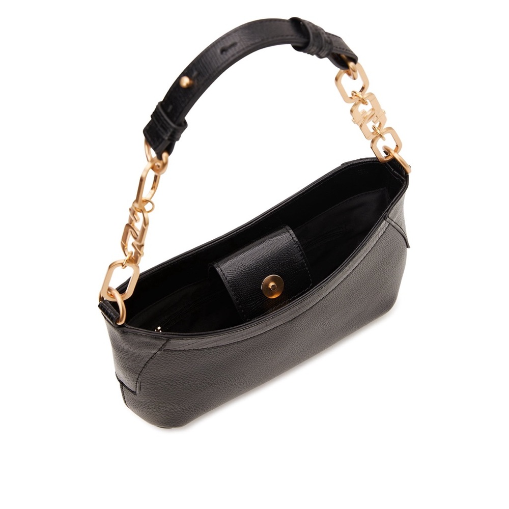 NWT!  Time And Tru Trendy Bryant Shoulder Bag With A Classic Pebbled Finish